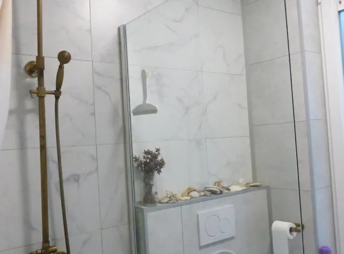 Superbe Au 1er Etage, Proche De La Gare Du Midi