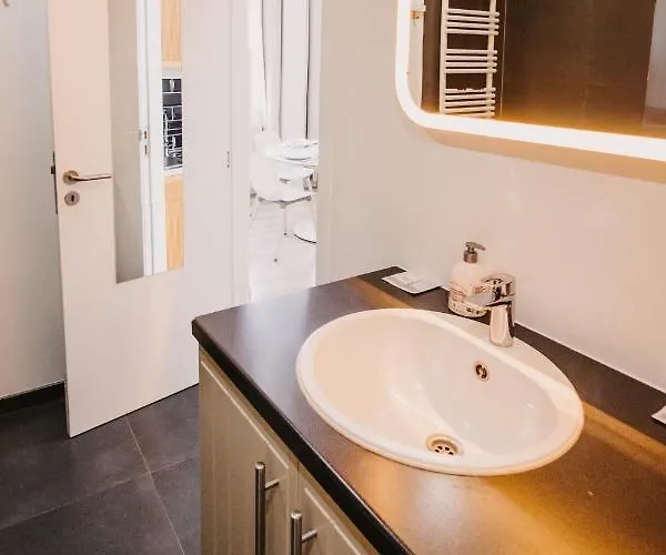 And Cozy In Apart Otel Brüksel