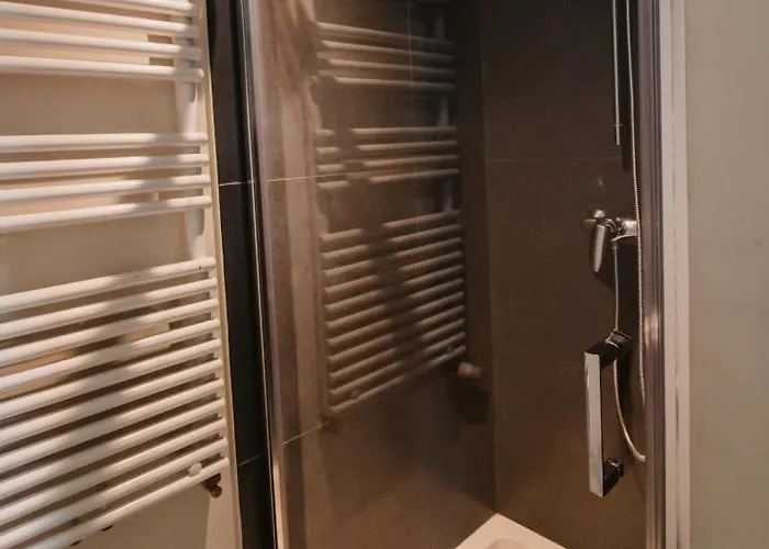 And Cozy In Brüksel