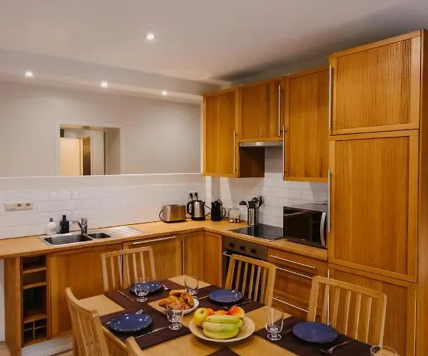 And Cozy In Brüksel