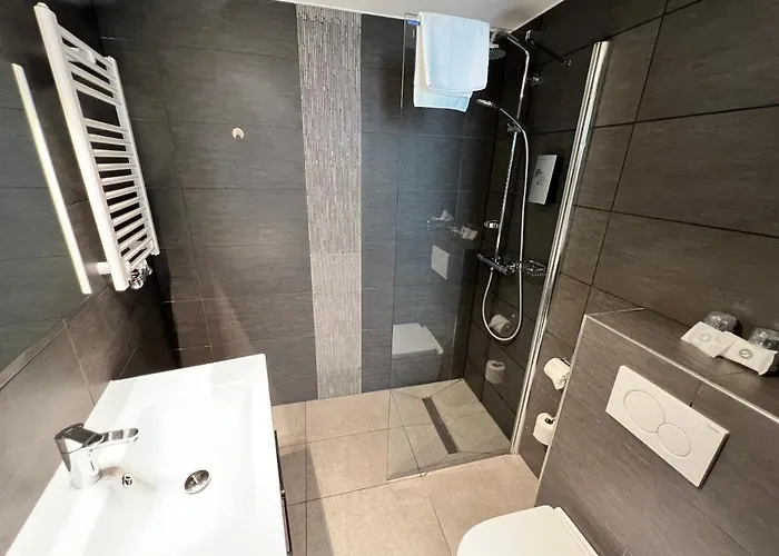 Western Royal Centre