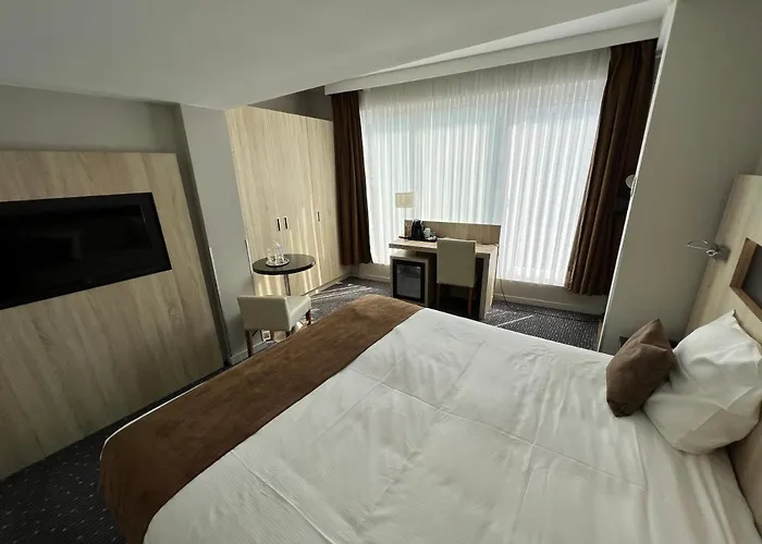 Hotel Western Royal Centre 3*