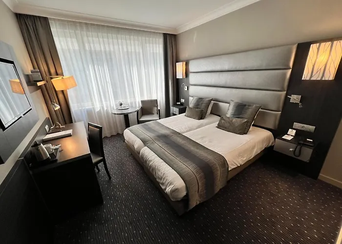 Western Royal Centre