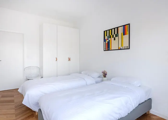 Apartment Moliere Design