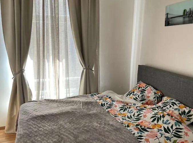 Cosy With Canal View *