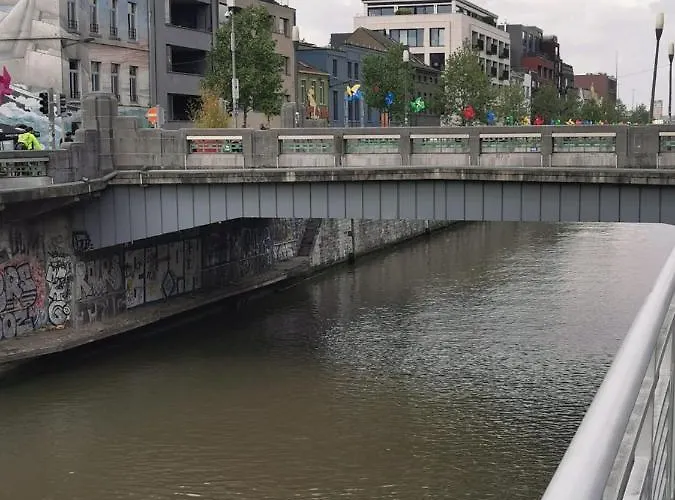 Cosy With Canal View Appartement Bruxelles