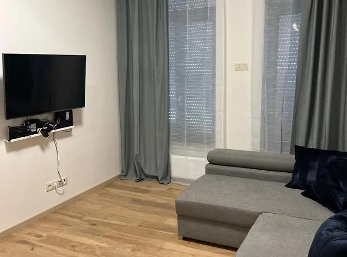 Exclusive Two-level With Private Terrace On The Canal