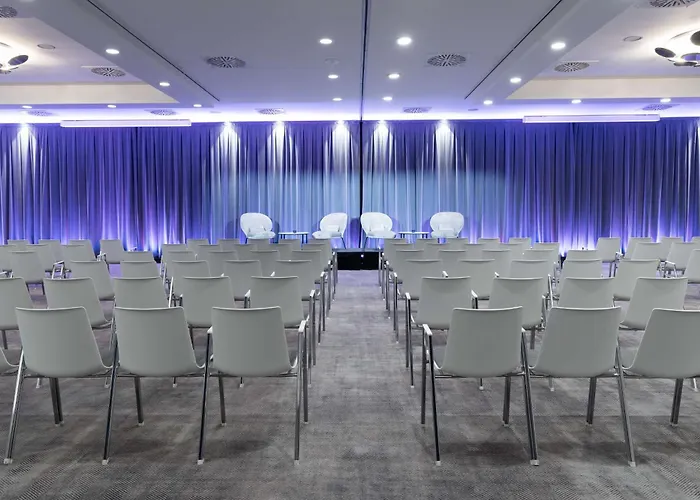 מלון Radisson Collection Grand Place 5*