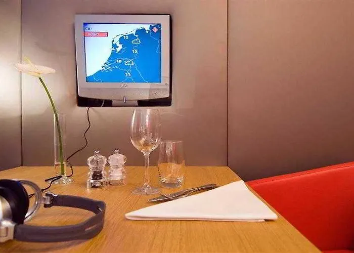 מלון Novotel Off Grand Place 4*