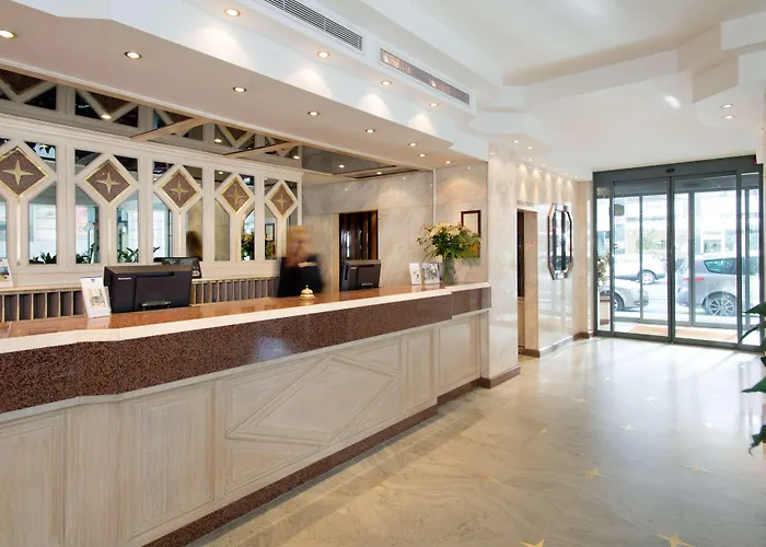 Hotel Western Royal Centre 3*