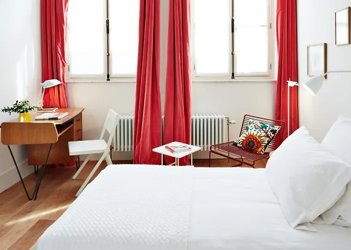 Des Galeries Hotel 4*