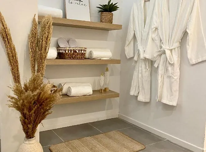 Апартаменты Superbe Pres De Avec Prive