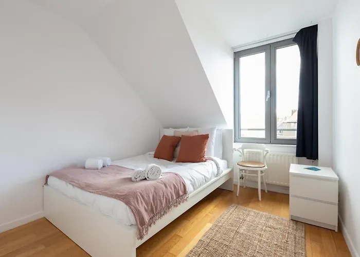 Sweett - Moliere Apartment