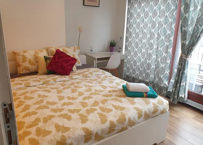 2 Bedroom With A Rooftop Terrace On 3rd Floor