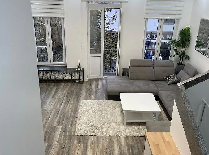 Duplex Situe A 2min De La Gare Du Nord Apartment