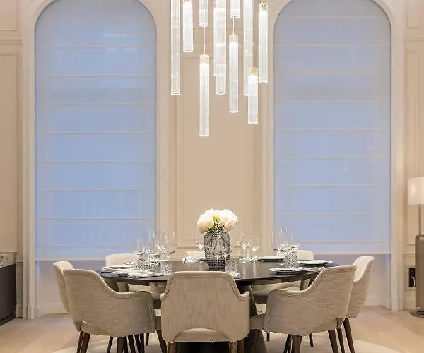 Luxury 3 Bedrooms Townhouse In Perfect Location דירה *