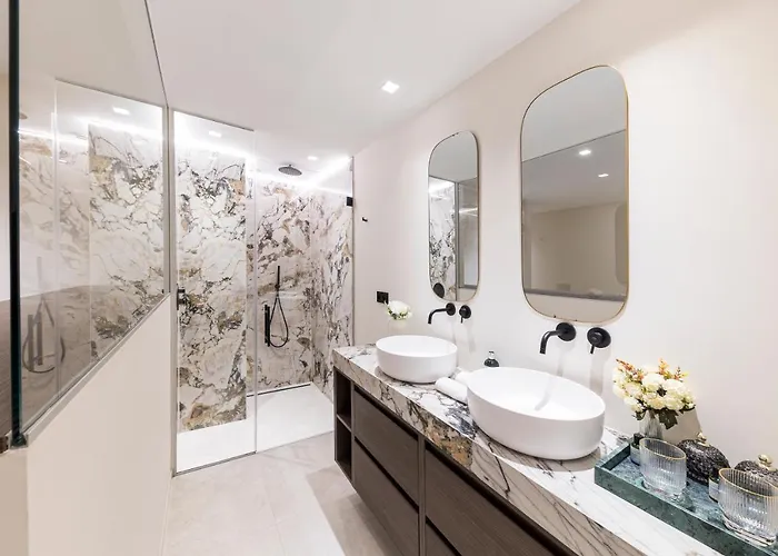 Apartment Luxury 3 Bedrooms Townhouse In Perfect Location