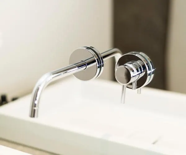 Apartment Luxury 3 Bedrooms Townhouse In Perfect Location *