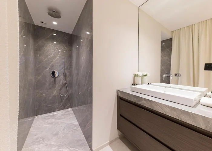 דירה Luxury 3 Bedrooms Townhouse In Perfect Location *