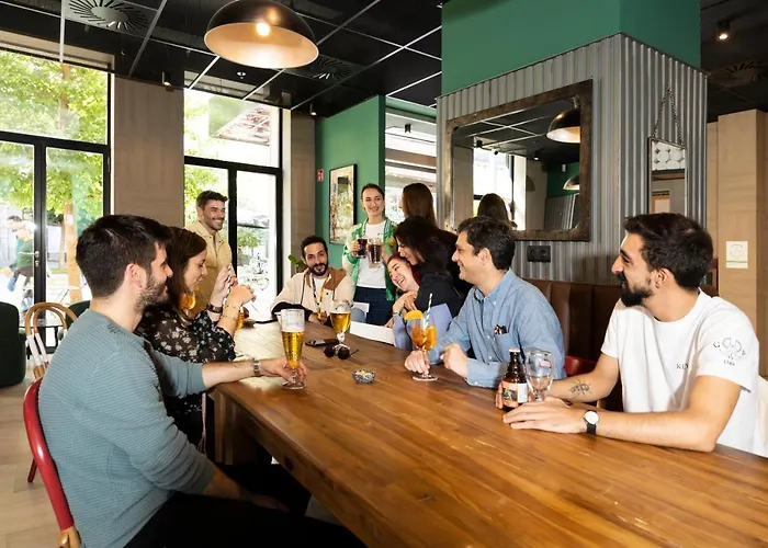 Latroupe Grand Place מלון *