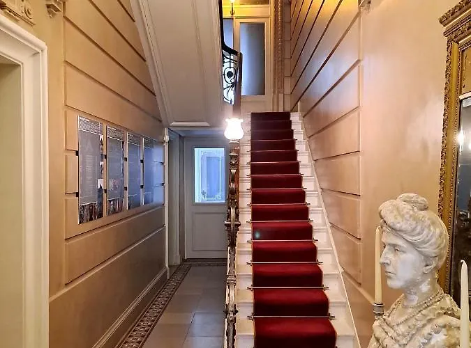 Bed & Breakfast Maison Jamaer 4*