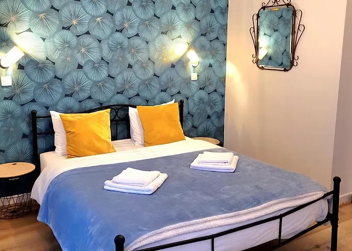 Brand New Iris With Private Bathroom And Balcony Гостевой дом Брюссель