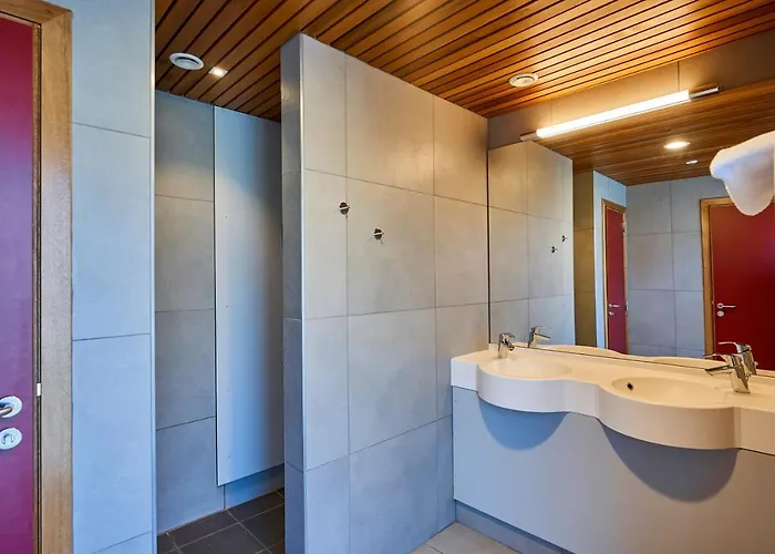 Hostel Hi Brussels Jacques Brel Hostel