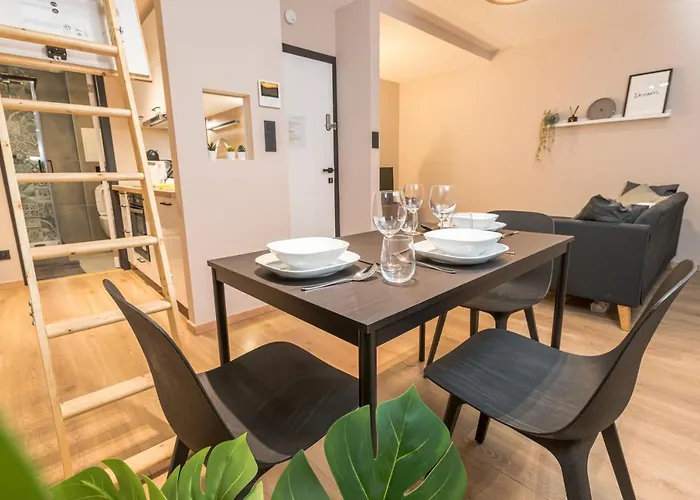 Golden Dove Luxury Aparts *