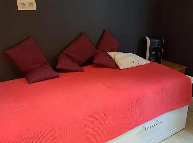 Sleep And Enjoy Brussels