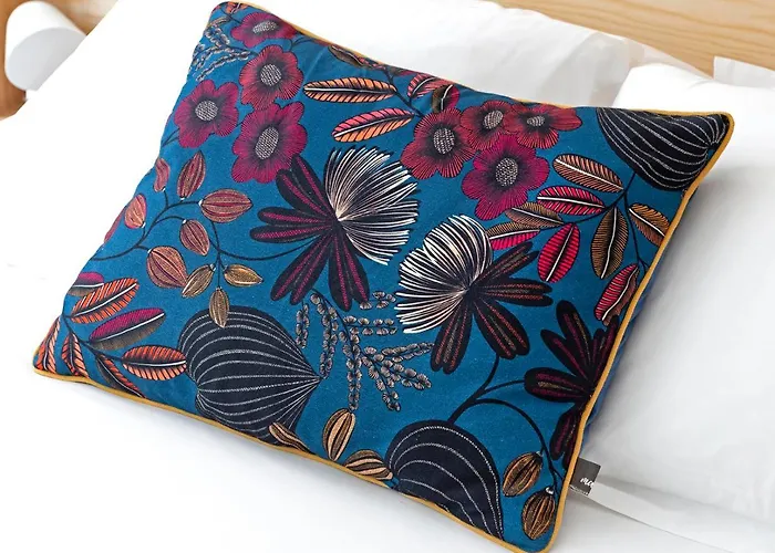 Happy Boutique - Grand Place Hotel