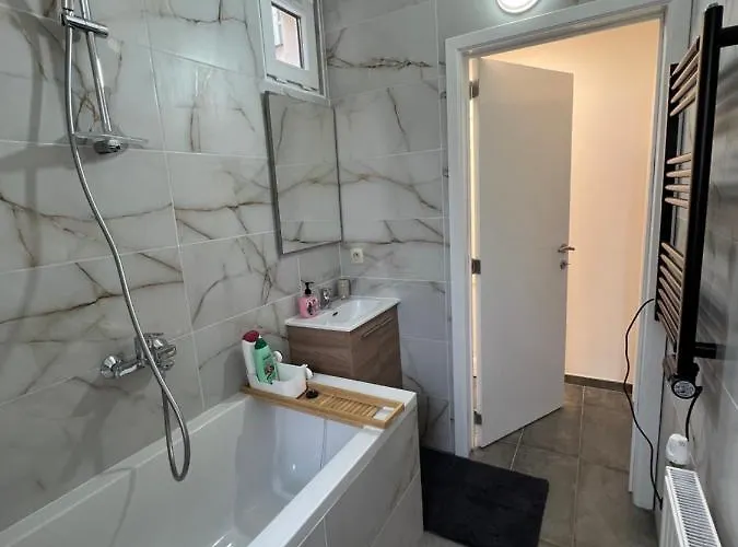 Design Europarlament With Private Terrace Apartmán *