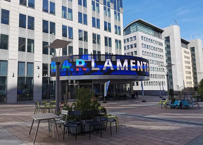 Design Europarlament With Private Terrace Apartment