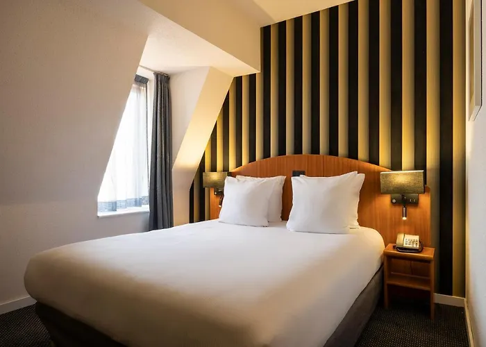 Aris Grand Place Hotel