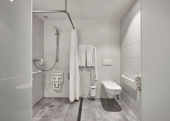 Hotel Easyhotel Centre 3*