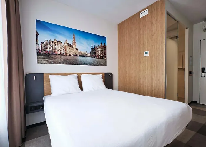 Easyhotel Centre 3*