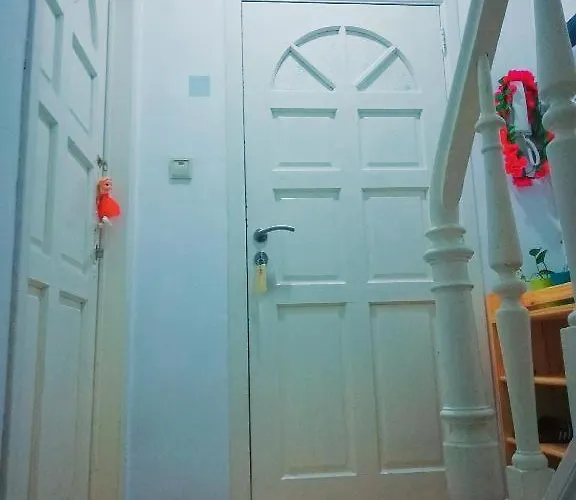 Cozy With Share The Bathroom And Kitchen *