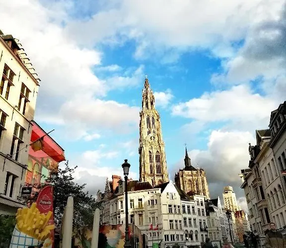 Cozy With Share The Bathroom And Kitchen