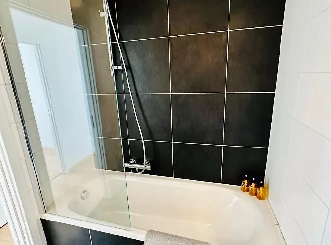 Urbanstay - Grand Place 2 Bd Apartment *