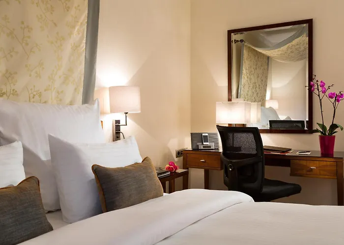 Warwick Grand-place فندق 4*