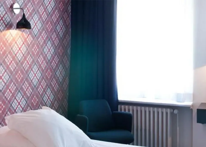 安妮女王酒店 3* 布鲁塞尔