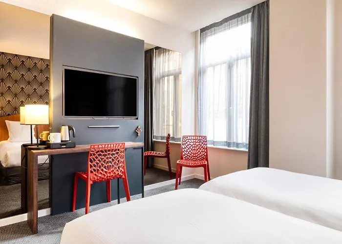 Aris Grand Place Hotel