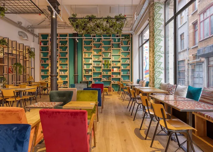 Aris Grand Place Hotel