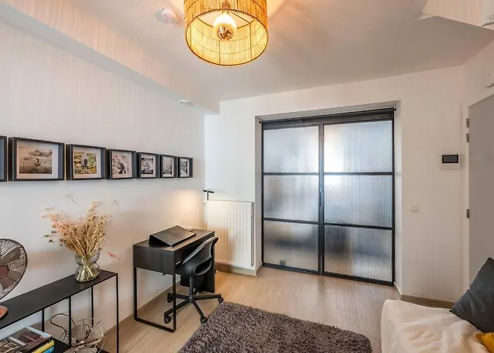 Superb 3 Bedroom & 3 Bathroom Duplex In Centre Apartamento Bruxelas