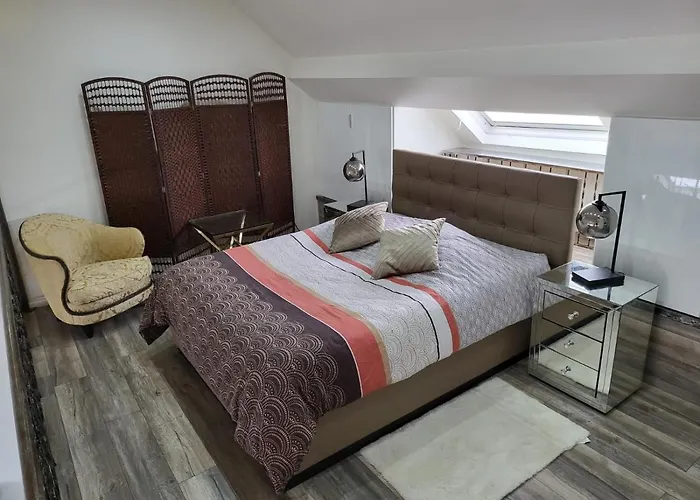 Duplex Elegant Situe A 1min De La Gare Du Nord Brüssel