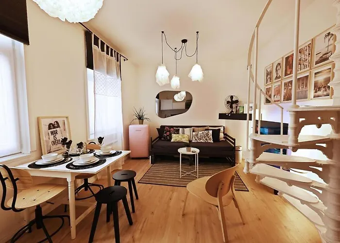 Stylish Duplex In The Heart Of Centre Apartment