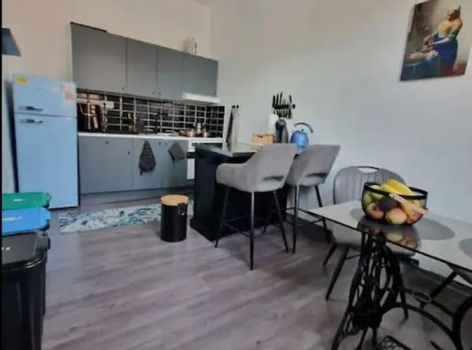 Διαμέρισμα Ailes Center 3 *