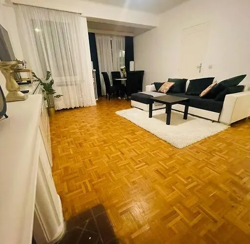 E.u. Woluwe Sweetheart شقة بروكسل