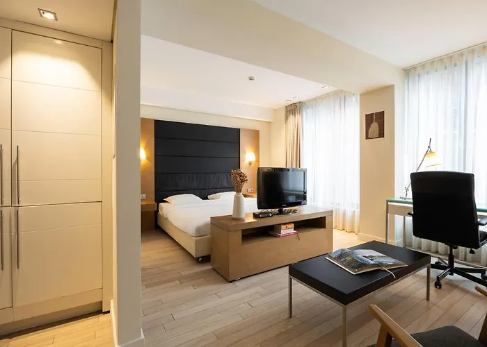 B-aparthotel Grand Place Aparthotel 4*
