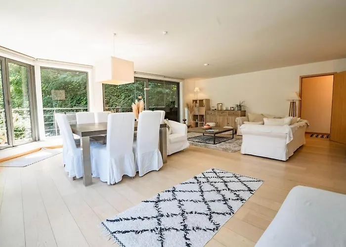 Apartament Tres Lumineux De 120m2 *