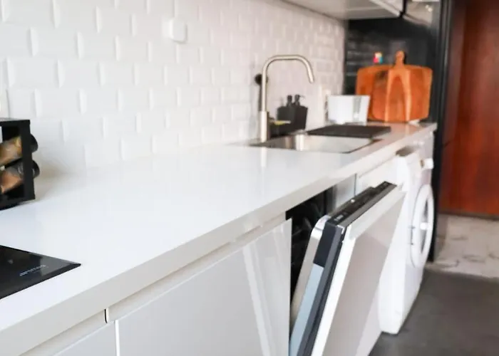 Apartment Furnished - Bright, Modern In Brussels, 15 Minutes Walk From The Atomium Brussels